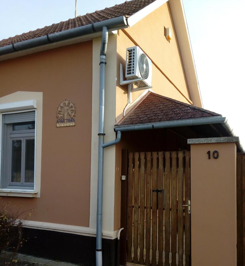 Harsfa Apartman Makó Exterior foto